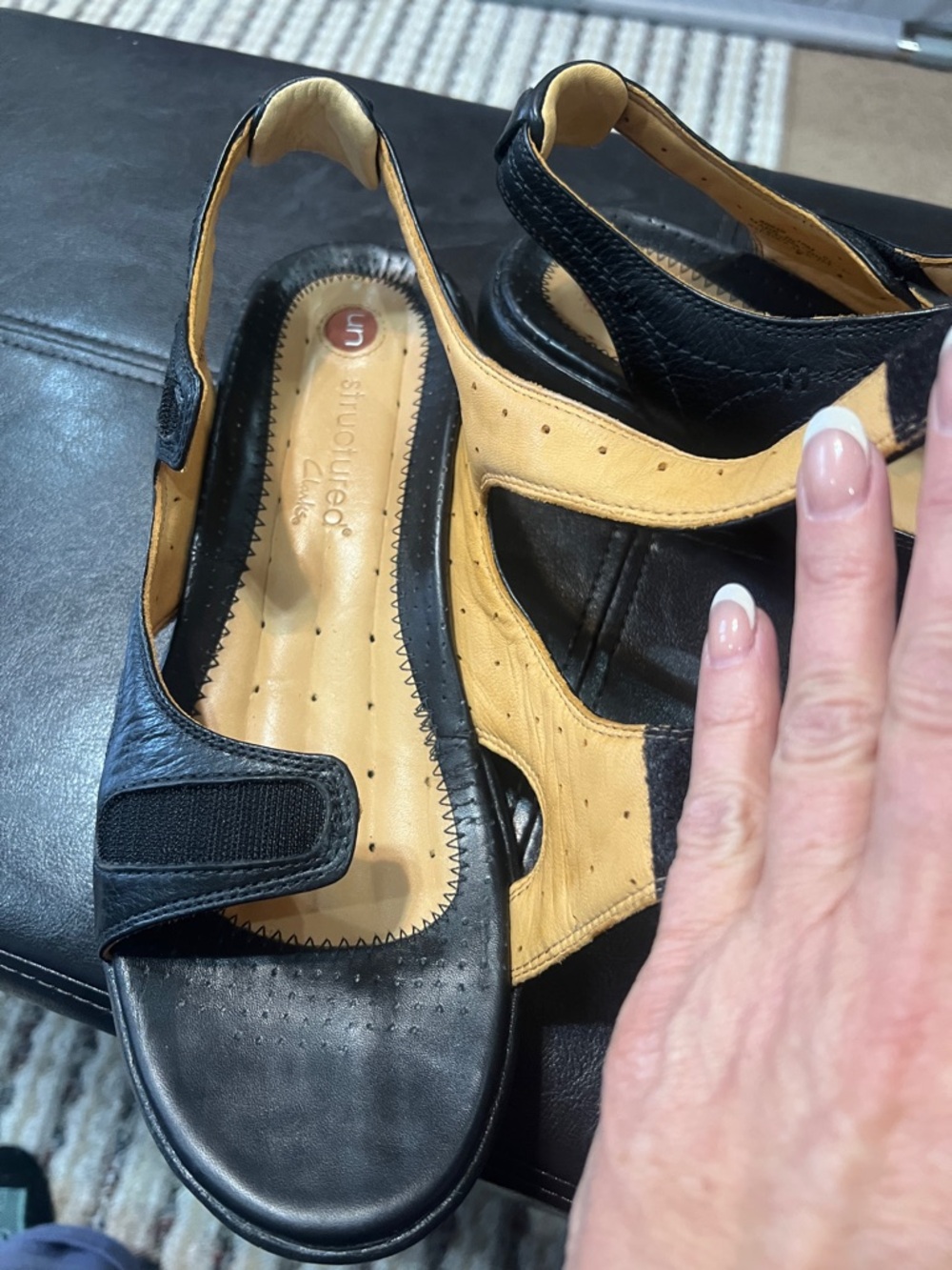 Clarks Black Leather Comfort Slingback Sandals - Picture 4 of 7